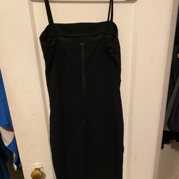 Clothes - Picture 3 of 16